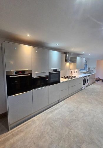 e9215381-5d22-4087-986c-a9671157279e